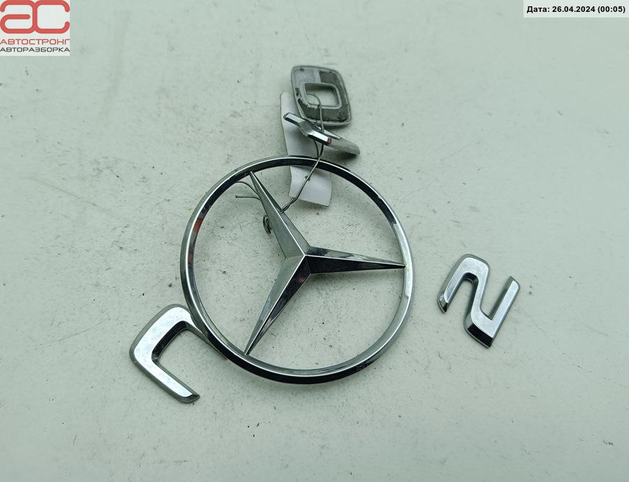 Эмблема (значок) Mercedes C-Class (W202) купить в России