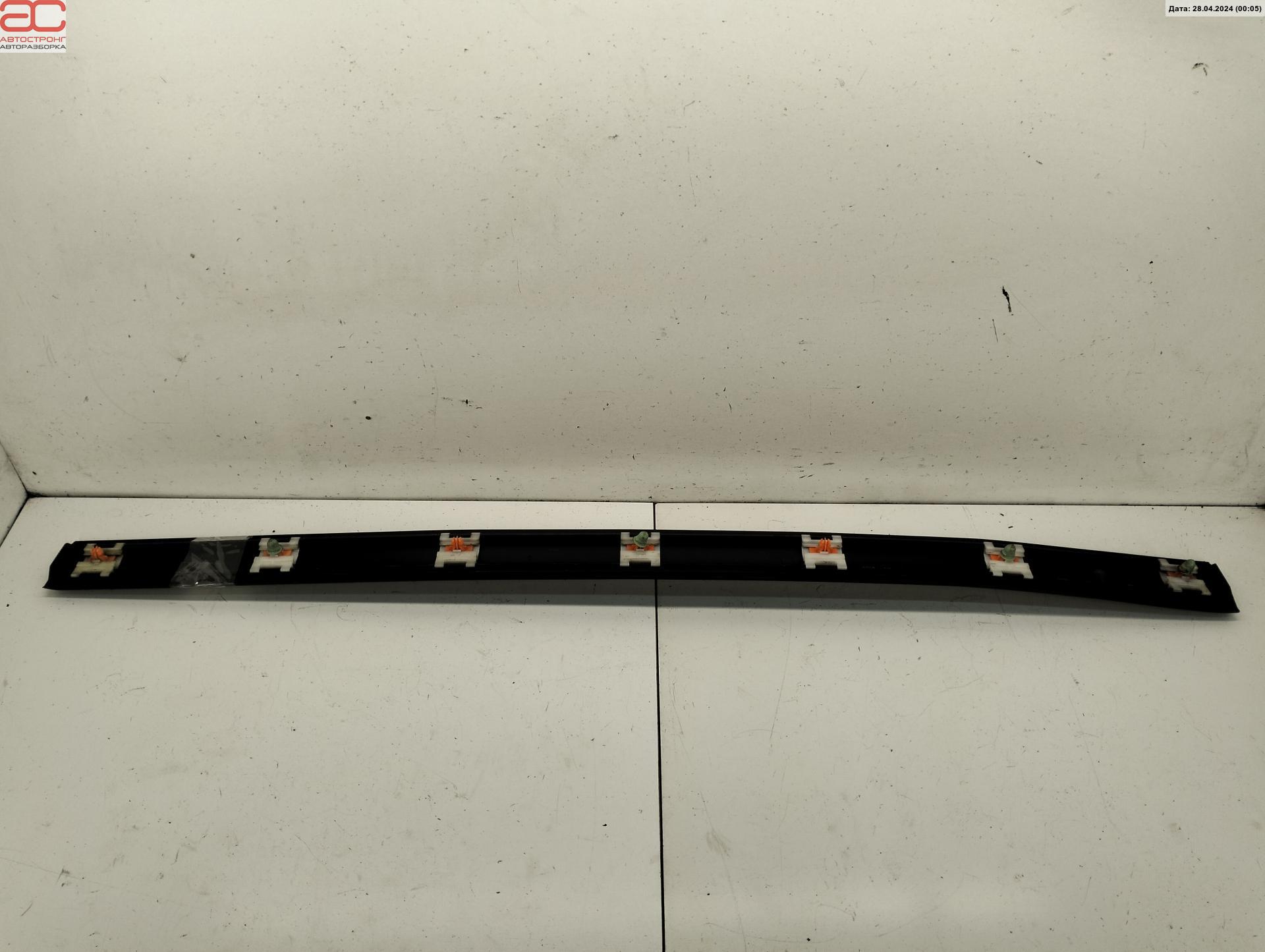 Накладка декоративная (молдинг) передней правой двери Volkswagen Passat 4 купить в России