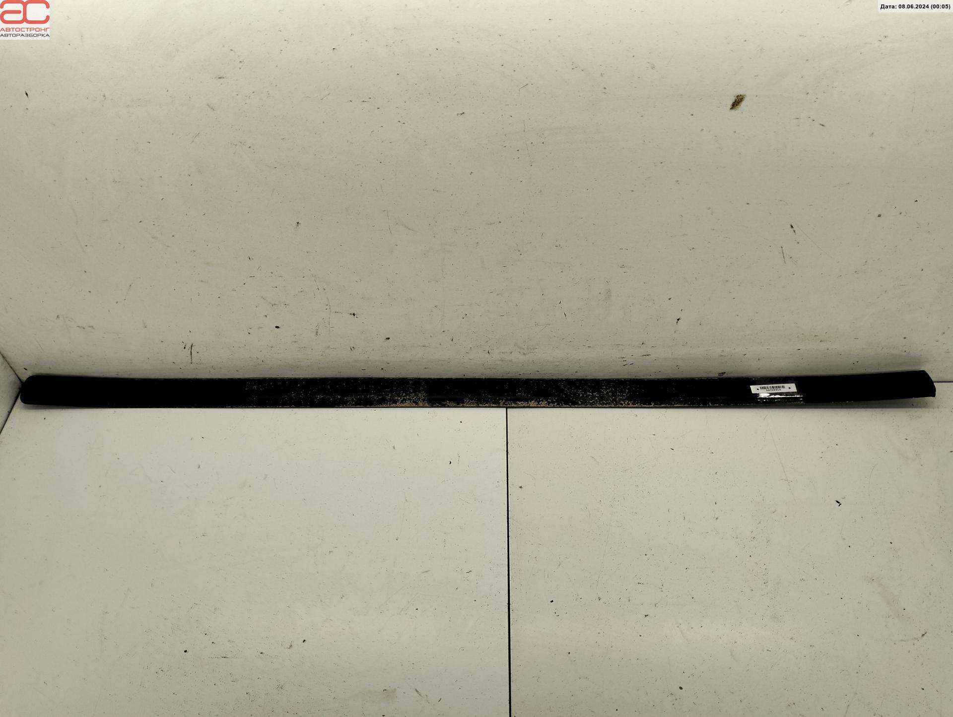 Накладка декоративная (молдинг) передней правой двери Volkswagen Passat 5 GP купить в Беларуси