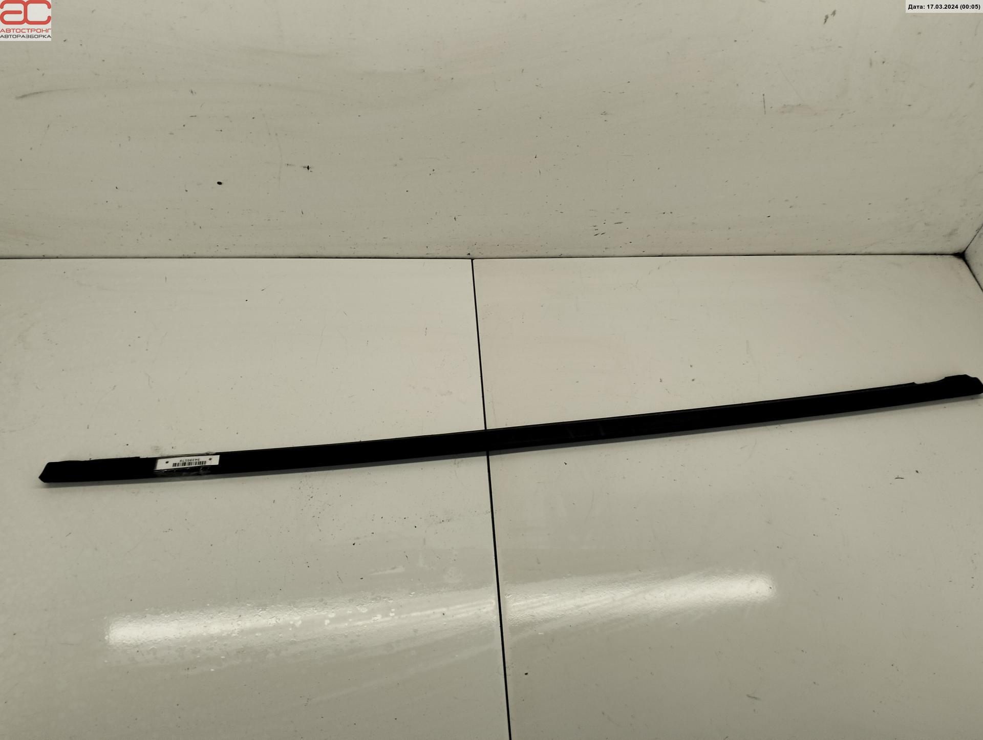 Накладка декоративная (молдинг) стекла двери задней правой наружная  Volkswagen Passat 3 купить в Беларуси